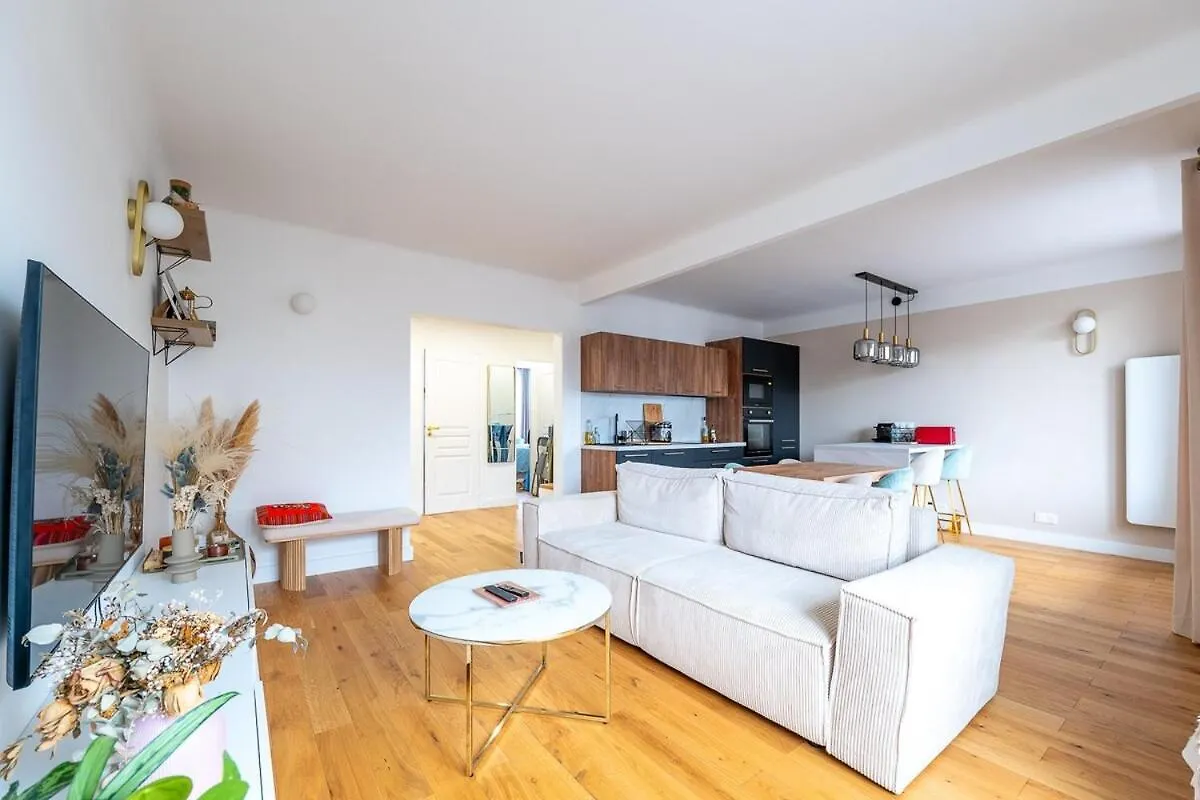Spacious Apartment With Balcon Paris 11Th Arr Francia