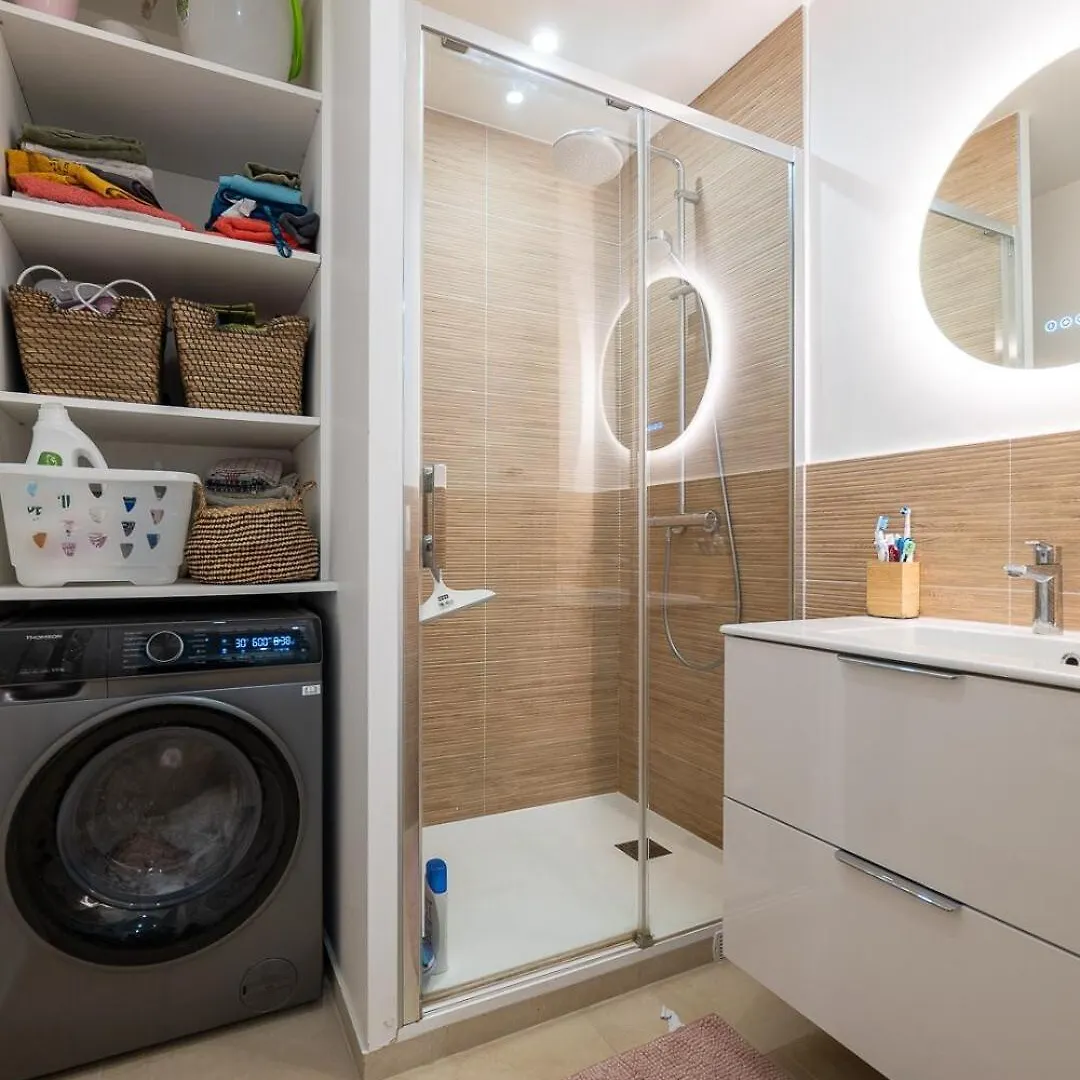 Spacious Apartment With Balcon Paris 11Th Arr Francia